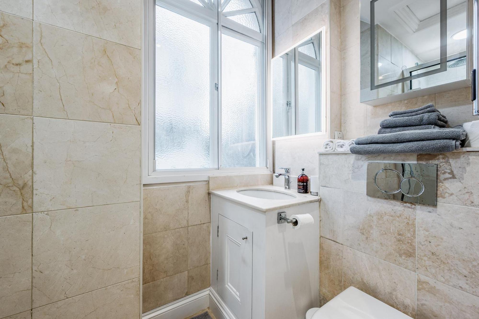 Beautiful One Bedroom Flat In Knightsbridge Appartement Londen