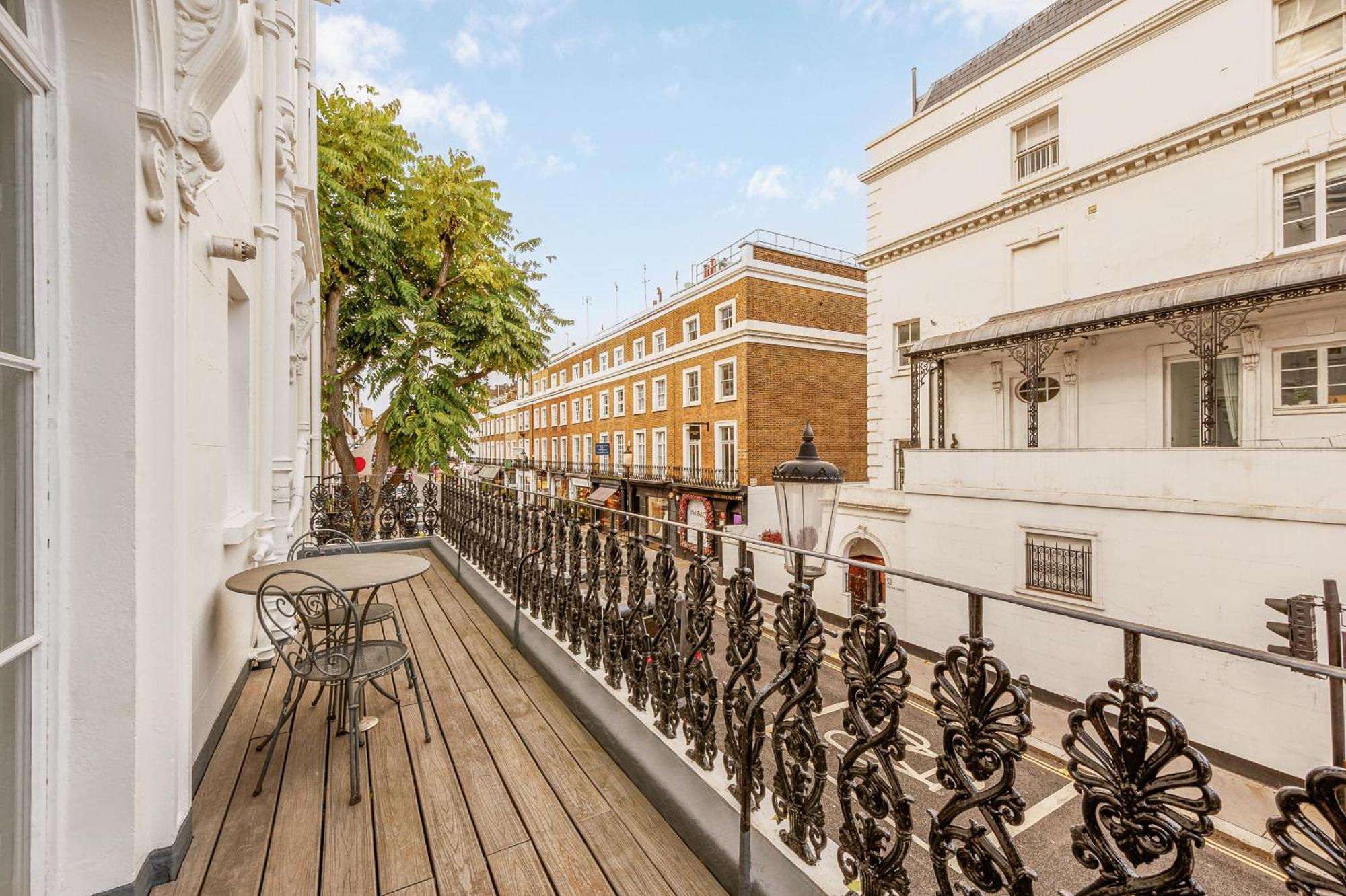 Beautiful One Bedroom Flat In Knightsbridge * Londen